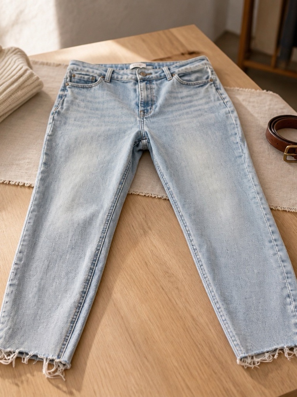 Pistola Light Wash Cropped Jeans
Size 32 Womens   Designer